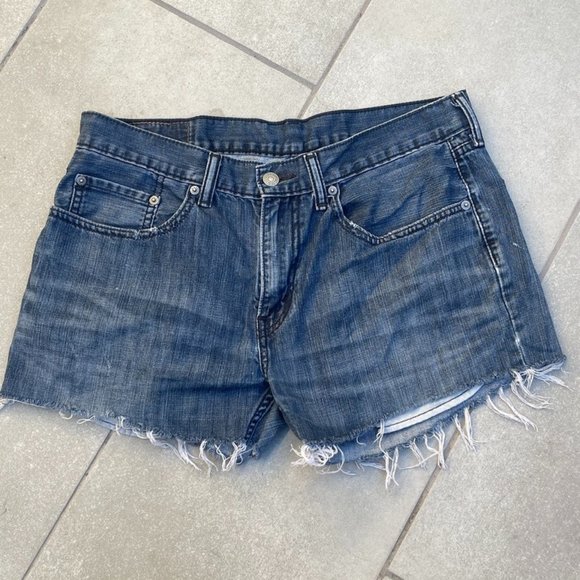 Levi's Cut Off Blue Denim Jean Shorts Size 32 - Picture 1 of 10